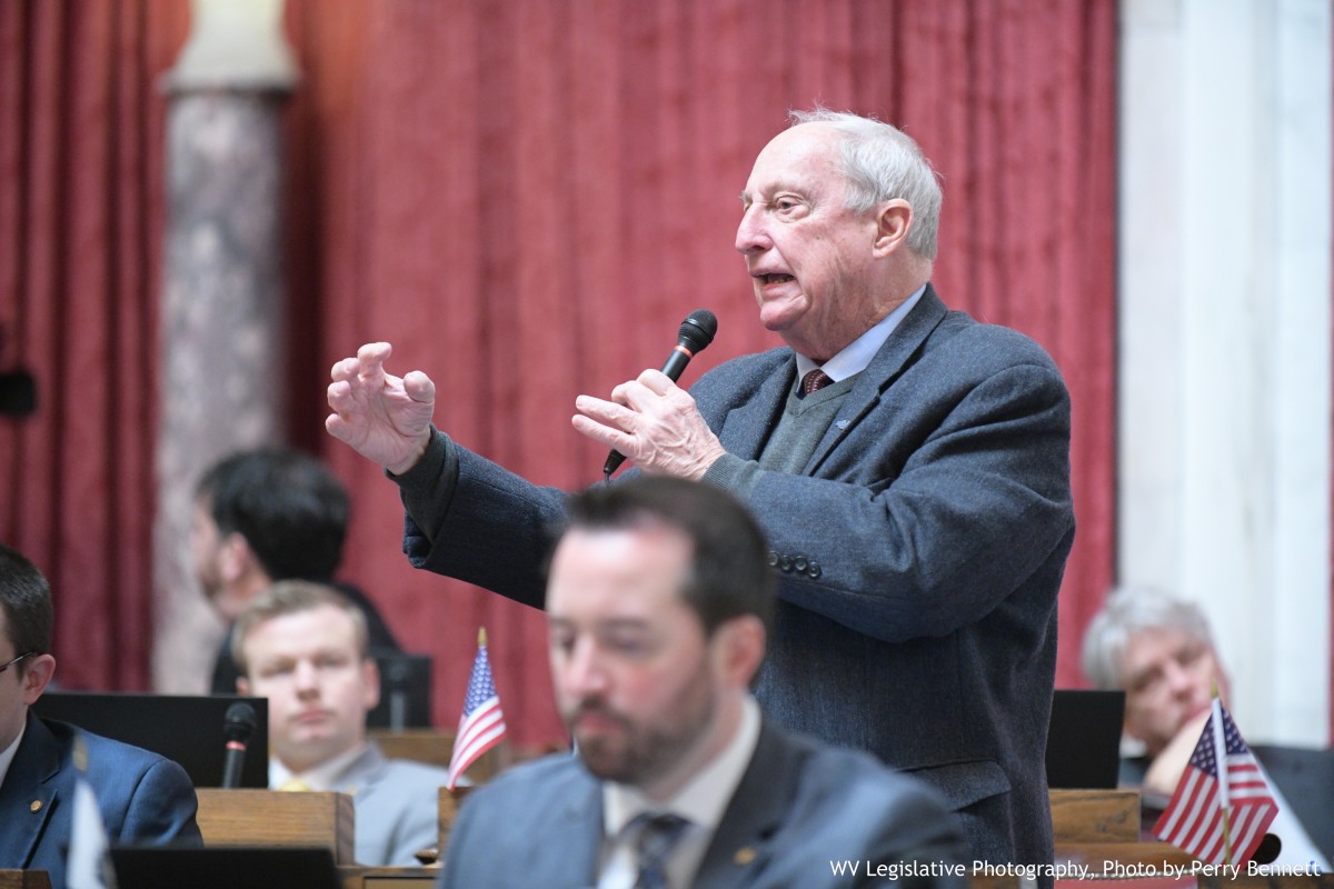 House defeats amendments to last-dollar-in community college bill